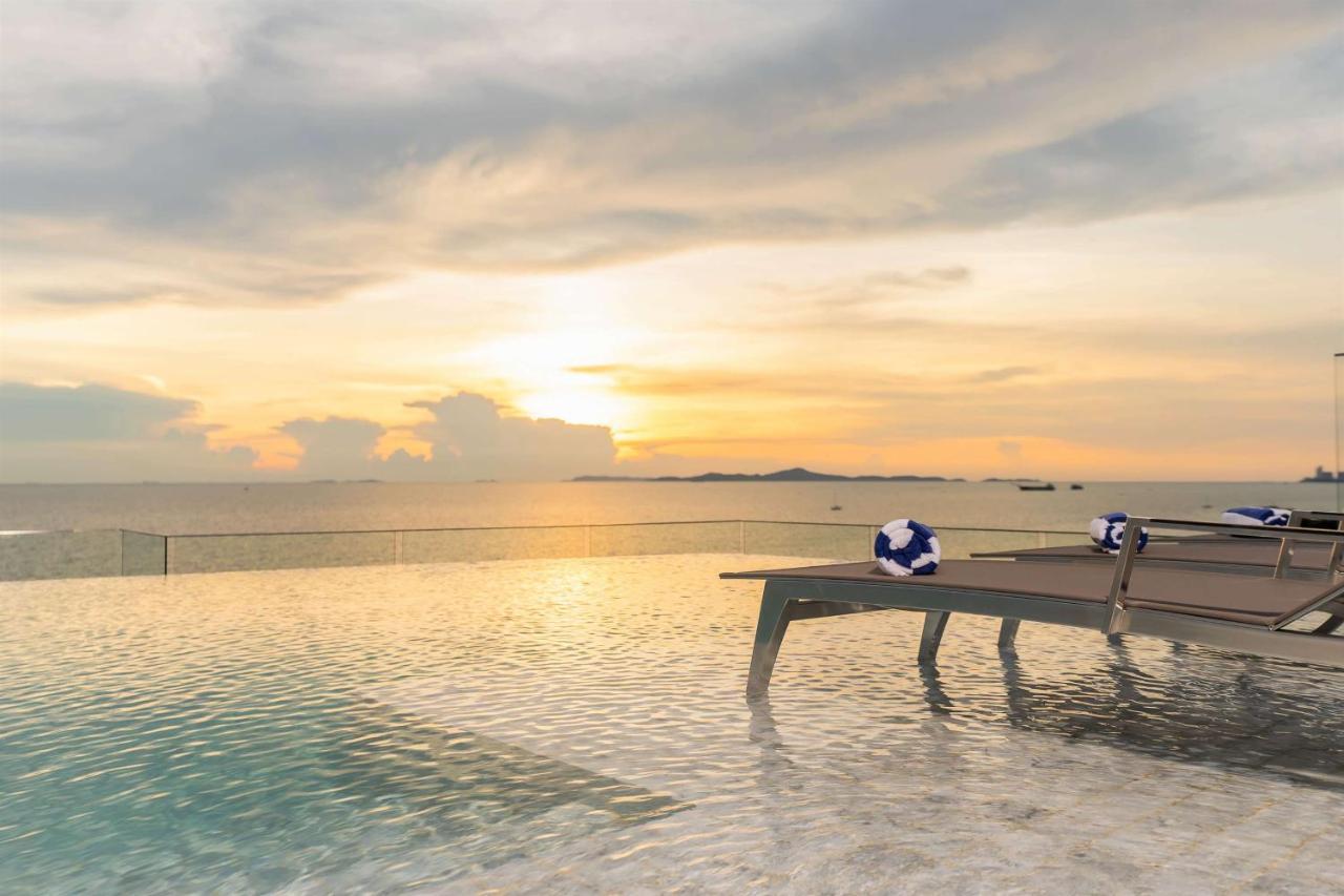 Best Western Premier Bayphere Pattaya - SHA Extra Plus Na Chom Thian Exterior foto View from the rooftop pool