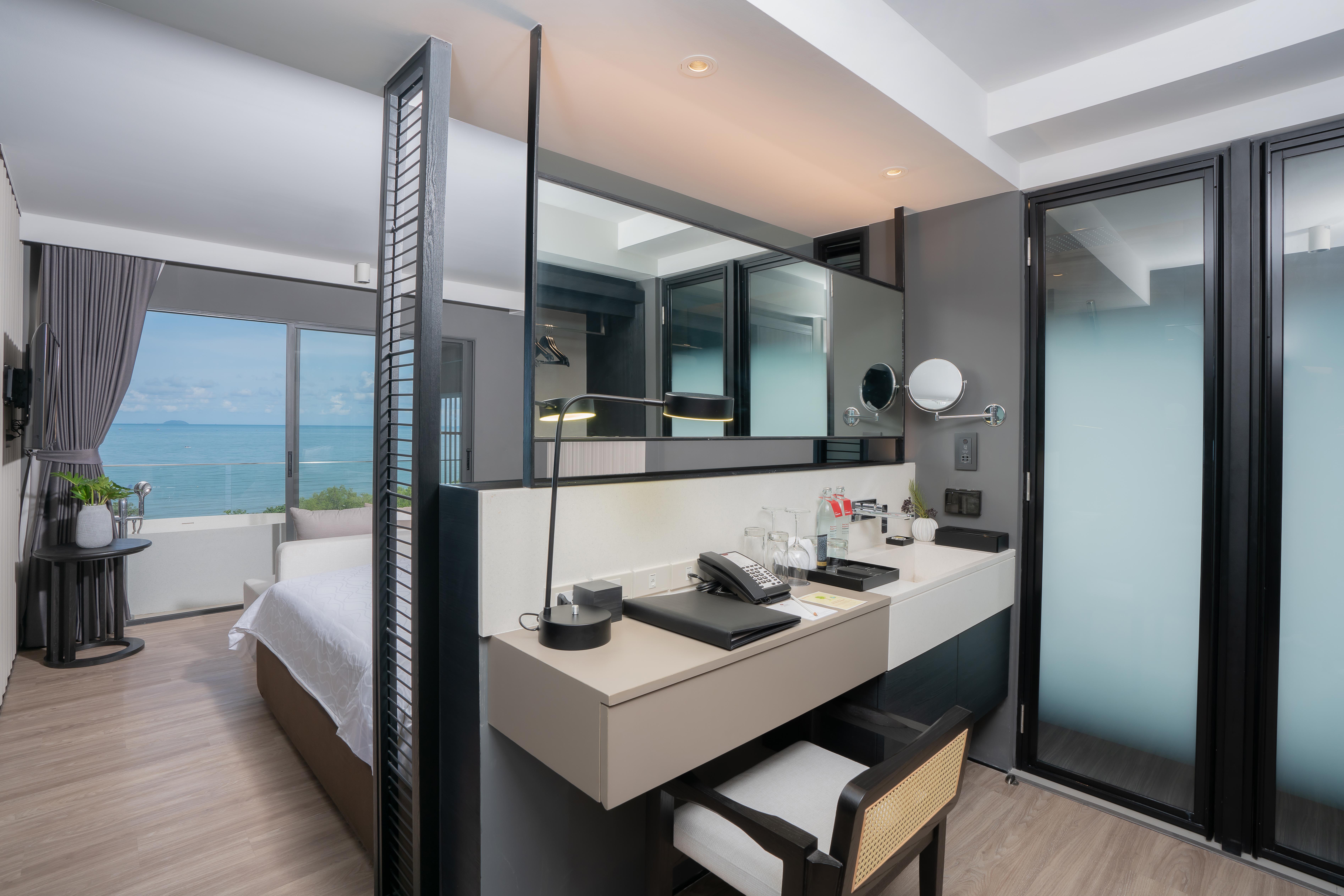 Best Western Premier Bayphere Pattaya - SHA Extra Plus Na Chom Thian Exterior foto Deluxe Ocean View Room