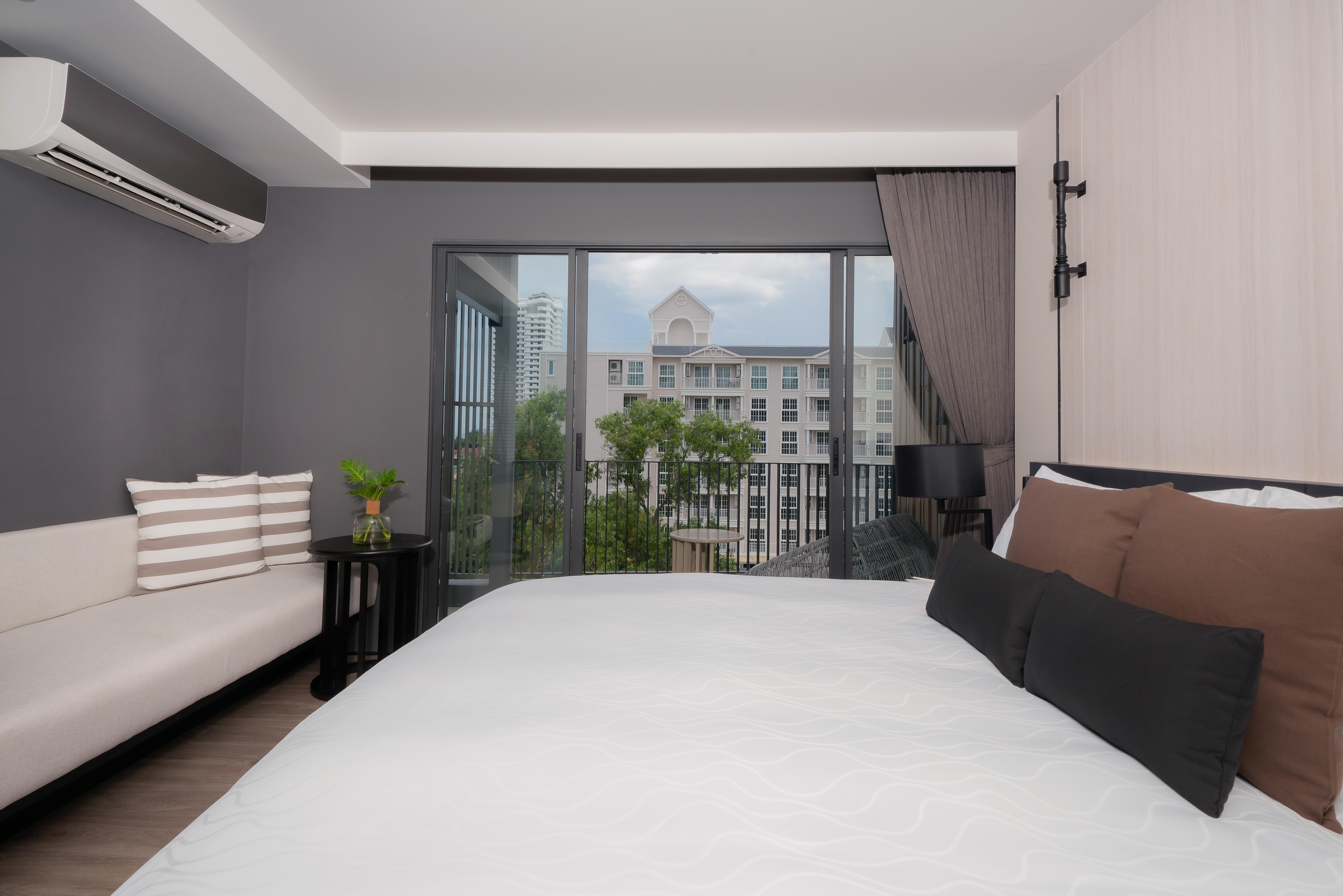 Best Western Premier Bayphere Pattaya - SHA Extra Plus Na Chom Thian Exterior foto A bedroom at the hotel